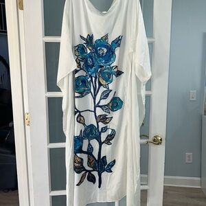 NWT Women’s Embroidered Tunic Split Beach Dress Kaftan Cover Up White Blue Sz XL